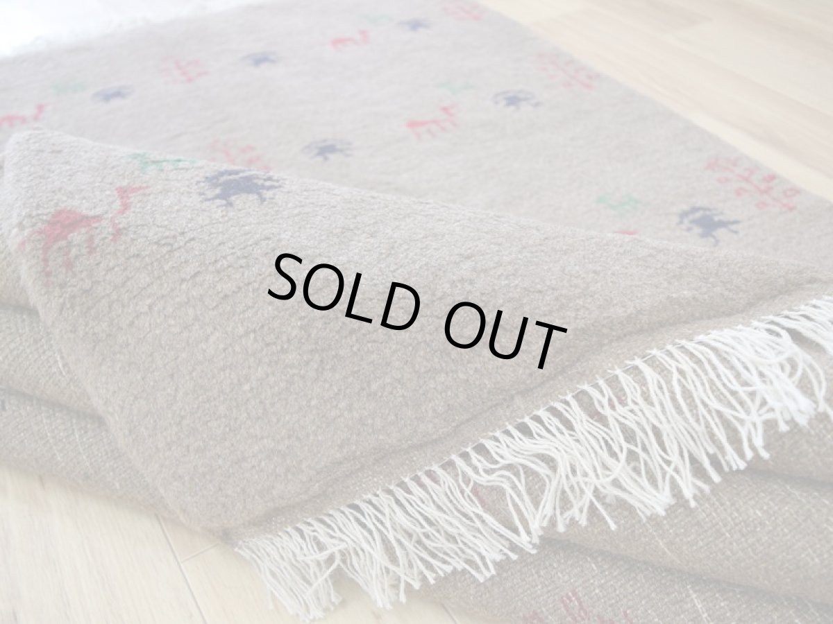 画像16: 新品 ペルシャ ギャッベ 縦2m 横1.6m 3㎡ 〜3帖 リビング ダイニング 2-3人掛けソファ サイズ 194 × 160 cm No.R399 肉厚 天然 ウール ギャベ 手織り ハンドメイド ラグ 絨毯 カーペット リビングダイニングルームやベッドサイドに ライトブラウン 茶 グレー n-r399-194160h051-002 (16)