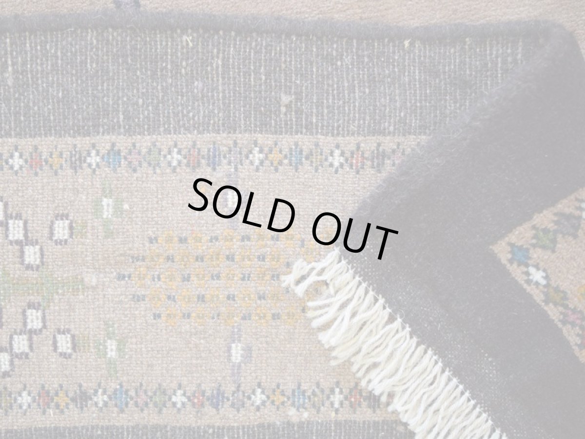 画像15: 新品 ペルシャ ギャッベ 縦2m 横1.4m 2.5㎡ リビング ダイニング 2-3人掛けソファ サイズ 188 × 133 cm No.R414 肉厚 天然 ウール ギャベ 手織り ハンドメイド ラグ 絨毯 カーペット リビングダイニングルームやベッドサイドに ブラウン 茶 動物 植物柄 n-r414-188133h031-071 (15)