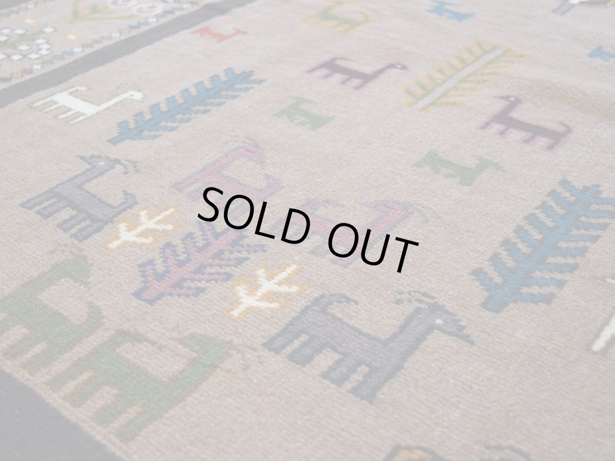 画像10: 新品 ペルシャ ギャッベ 縦2m 横1.4m 2.5㎡ リビング ダイニング 2-3人掛けソファ サイズ 188 × 133 cm No.R414 肉厚 天然 ウール ギャベ 手織り ハンドメイド ラグ 絨毯 カーペット リビングダイニングルームやベッドサイドに ブラウン 茶 動物 植物柄 n-r414-188133h031-071 (10)