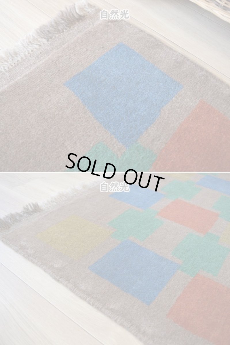 画像8: 新品 ペルシャ ギャッベ 縦1.5m 横1.3m 1.9㎡ リビング 2人掛けソファ サイズ 153 × 121 cm No.R401 肉厚 天然 ウール ギャベ 手織り ハンドメイド ラグ 絨毯 カーペット リビングルームやベッドサイドに ブラウン 茶 マルチカラー n-r401-153121h001-031 (8)