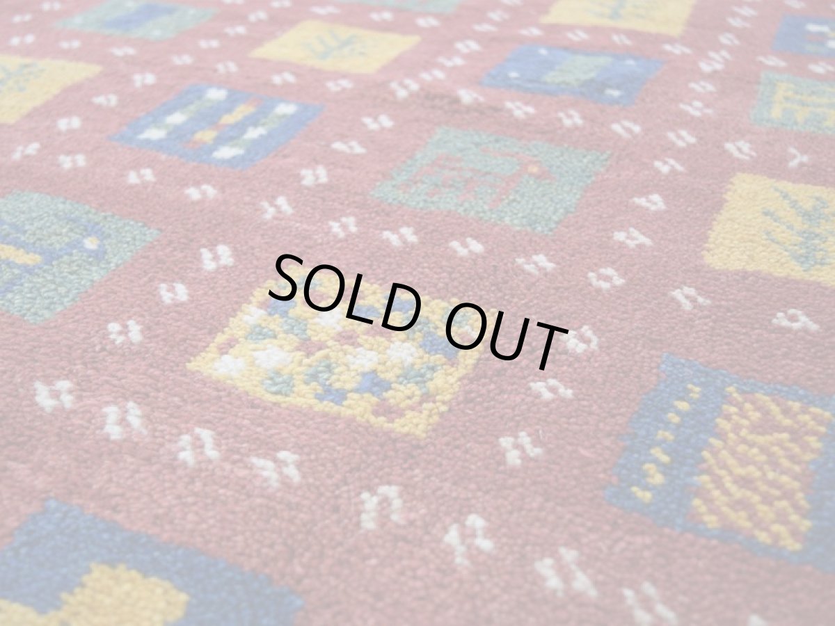 画像10: 新品 ペルシャ ギャッベ 縦1.8m 横1.2m 2.2㎡ リビング ダイニング 2-3人掛けソファ サイズ 180 × 120 cm No.R420 肉厚 天然 ウール ギャベ 手織り ハンドメイド ラグ 絨毯 カーペット リビングダイニングルームやベッドサイドに 赤 カラフル マルチカラー n-r420-180120h011-051 (10)