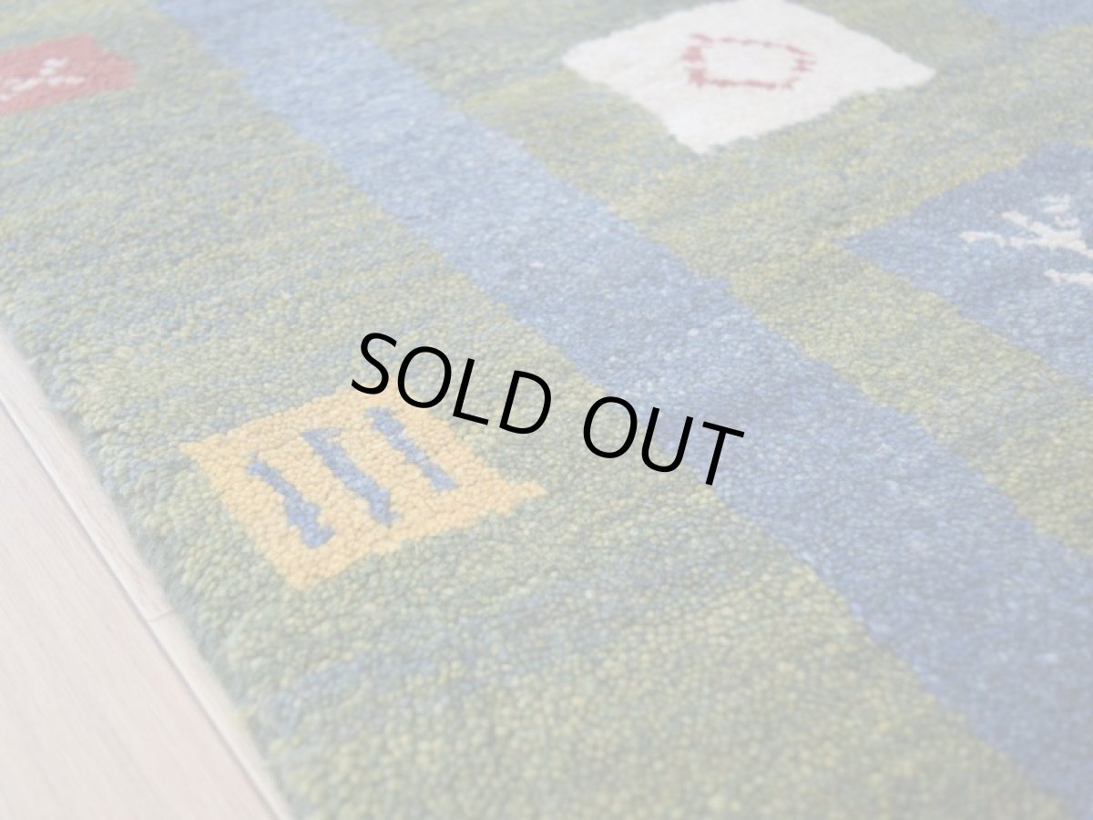 画像11: 新品 ペルシャ ギャッベ 縦1.7m 横1.1m 2㎡ 2-3人掛けソファ サイズ 170 × 110 cm No.R421 肉厚 天然 ウール ギャベ 手織り ハンドメイド ラグ 絨毯 カーペット 緑 グリーン カラフル マルチカラー n-r421-170110h001-031 (11)