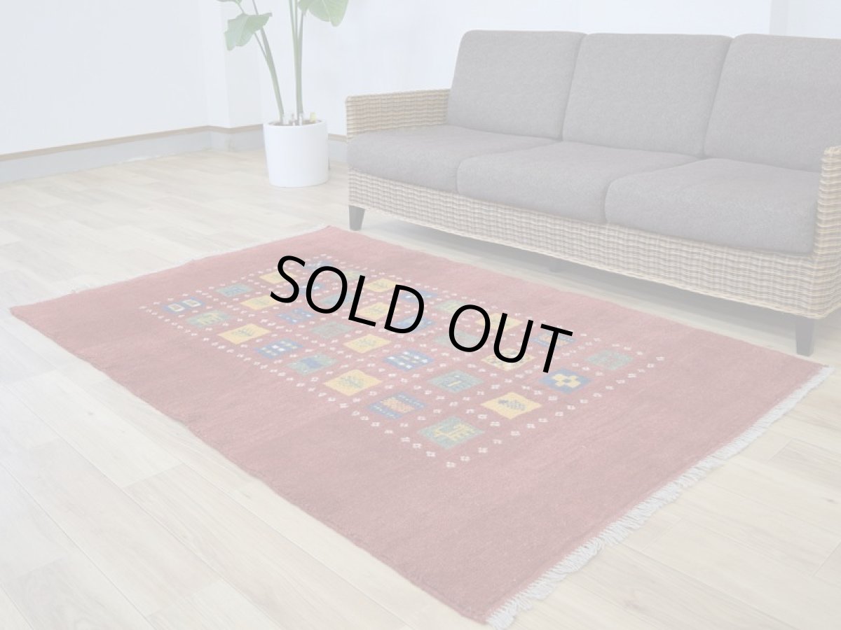 画像2: 新品 ペルシャ ギャッベ 縦1.8m 横1.2m 2.2㎡ リビング ダイニング 2-3人掛けソファ サイズ 180 × 120 cm No.R420 肉厚 天然 ウール ギャベ 手織り ハンドメイド ラグ 絨毯 カーペット リビングダイニングルームやベッドサイドに 赤 カラフル マルチカラー n-r420-180120h011-051 (2)