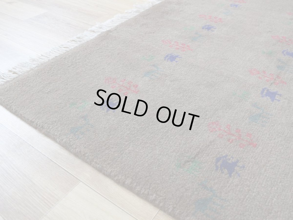 画像11: 新品 ペルシャ ギャッベ 縦3m 横2.2m 6.3㎡ 〜6帖 大判 リビング ダイニング 2-3人掛けソファ サイズ 290 × 215 cm No.R456 肉厚 天然 ウール ギャベ 手織り ハンドメイド ラグ 絨毯 カーペット リビングダイニングルームやベッドサイドに 茶 ライトブラウン  n-r456-290215h003-004 (11)