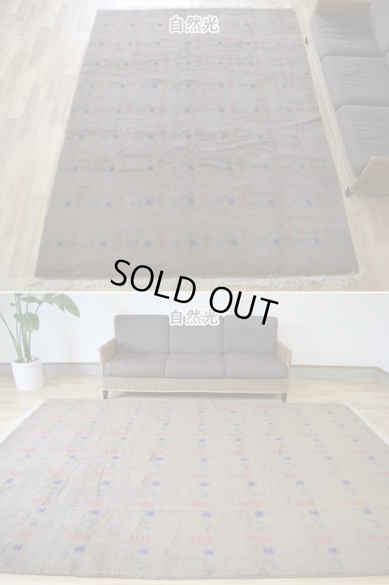 画像3: 新品 ペルシャ ギャッベ 縦3m 横2.2m 6.3㎡ 〜6帖 大判 リビング ダイニング 2-3人掛けソファ サイズ 290 × 215 cm No.R456 肉厚 天然 ウール ギャベ 手織り ハンドメイド ラグ 絨毯 カーペット リビングダイニングルームやベッドサイドに 茶 ライトブラウン  n-r456-290215h003-004 (3)