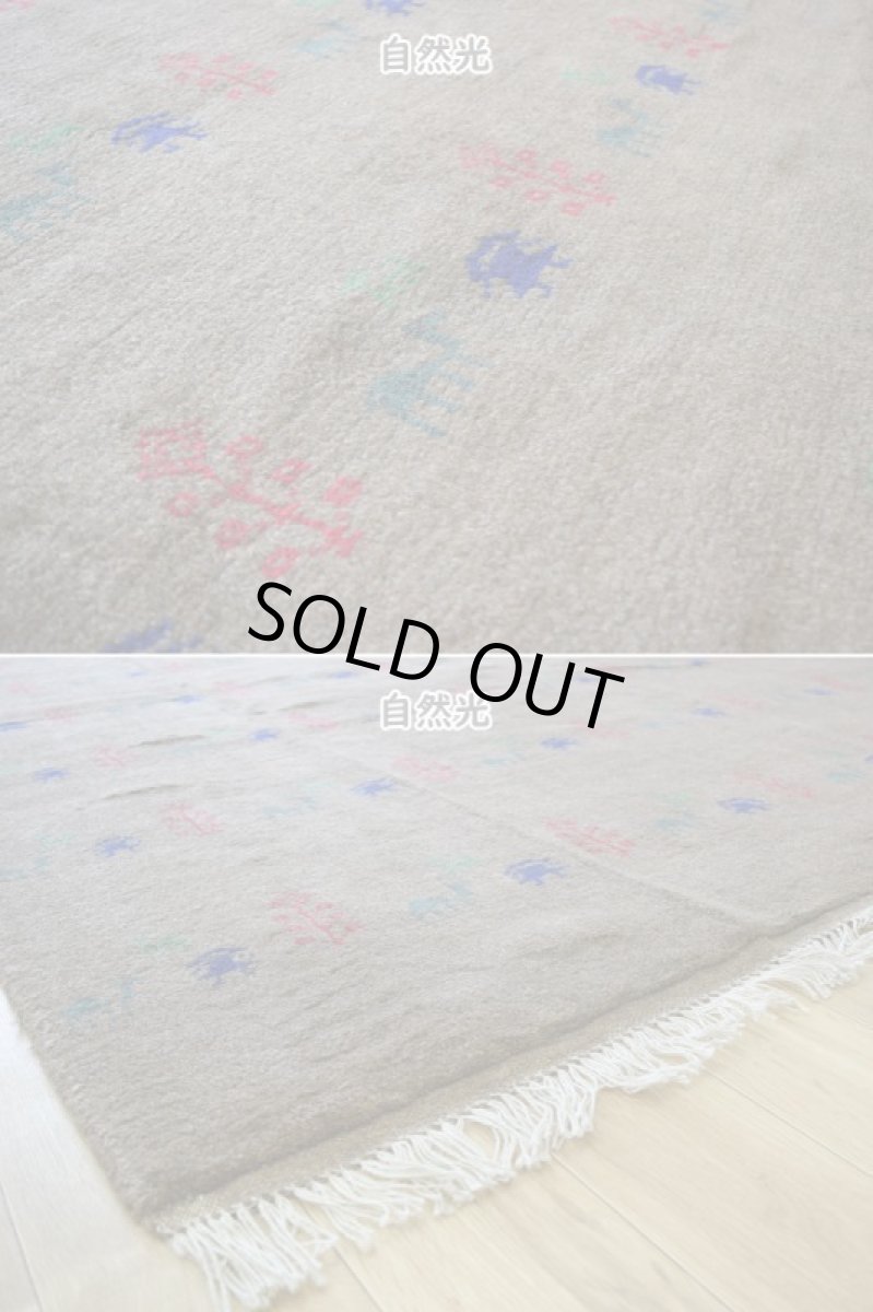 画像9: 新品 ペルシャ ギャッベ 縦3m 横2.2m 6.3㎡ 〜6帖 大判 リビング ダイニング 2-3人掛けソファ サイズ 290 × 215 cm No.R456 肉厚 天然 ウール ギャベ 手織り ハンドメイド ラグ 絨毯 カーペット リビングダイニングルームやベッドサイドに 茶 ライトブラウン  n-r456-290215h003-004 (9)