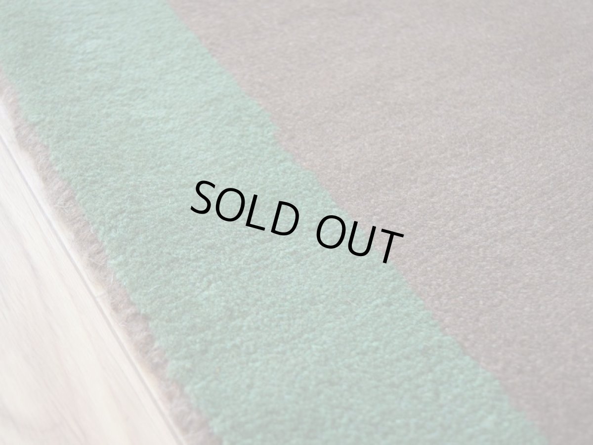 画像13: 新品 ペルシャ ギャッベ 縦1.5m 横1m 1.5㎡ 2人掛けソファ サイズ 142 × 101 cm No.R435 肉厚 天然 ウール ギャベ 手織り ハンドメイド ラグ 絨毯 カーペット ソファの足元やベッドサイドに ブラウン 茶 グリーン 緑 マルチカラー n-r435-142101h57-001 (13)