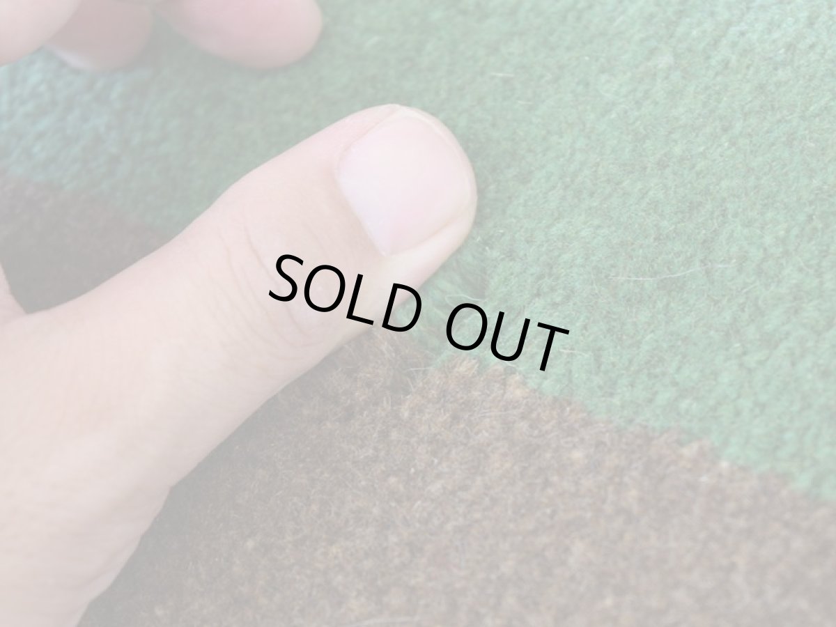 画像12: 新品 ペルシャ ギャッベ 縦1.5m 横1m 1.5㎡ 2人掛けソファ サイズ 142 × 101 cm No.R435 肉厚 天然 ウール ギャベ 手織り ハンドメイド ラグ 絨毯 カーペット ソファの足元やベッドサイドに ブラウン 茶 グリーン 緑 マルチカラー n-r435-142101h57-001 (12)