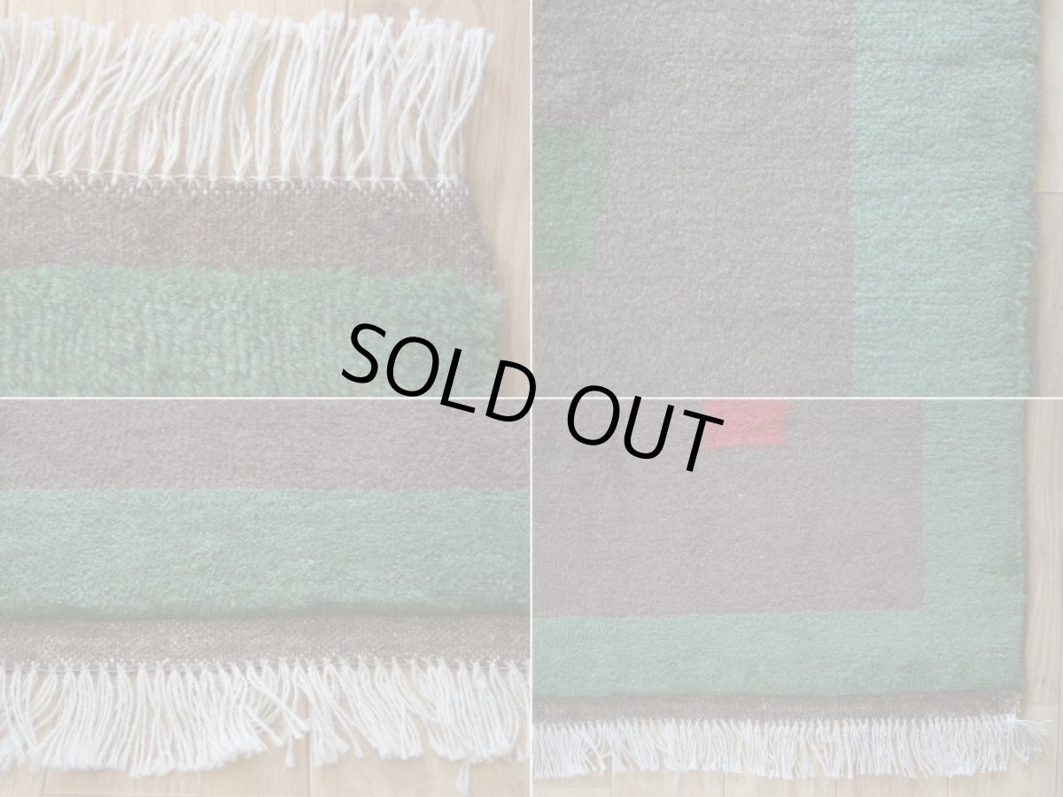 画像18: 新品 ペルシャ ギャッベ 縦1.5m 横1.1m 1.6㎡ 2人掛けソファ サイズ 149 × 107 cm No.R450 肉厚 天然 ウール ギャベ 手織り ハンドメイド ラグ 絨毯 カーペット ソファの足元やベッドサイドに ブラウン 茶 グリーン 緑 マルチカラー n-r450-149107h57-001 (18)