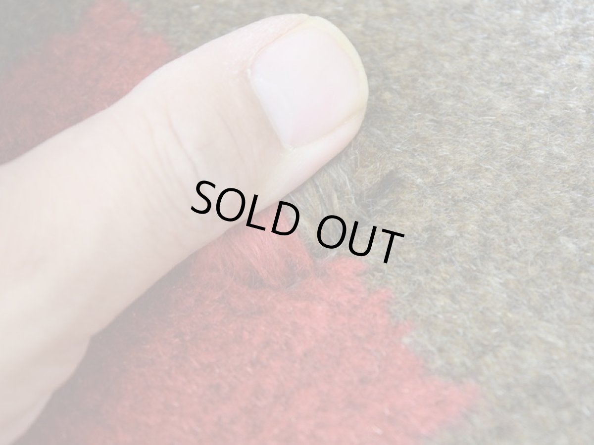 画像11: 新品 ペルシャ ギャッベ 縦1.5m 横1.1m 1.6㎡ 2人掛けソファ サイズ 149 × 107 cm No.R450 肉厚 天然 ウール ギャベ 手織り ハンドメイド ラグ 絨毯 カーペット ソファの足元やベッドサイドに ブラウン 茶 グリーン 緑 マルチカラー n-r450-149107h57-001 (11)