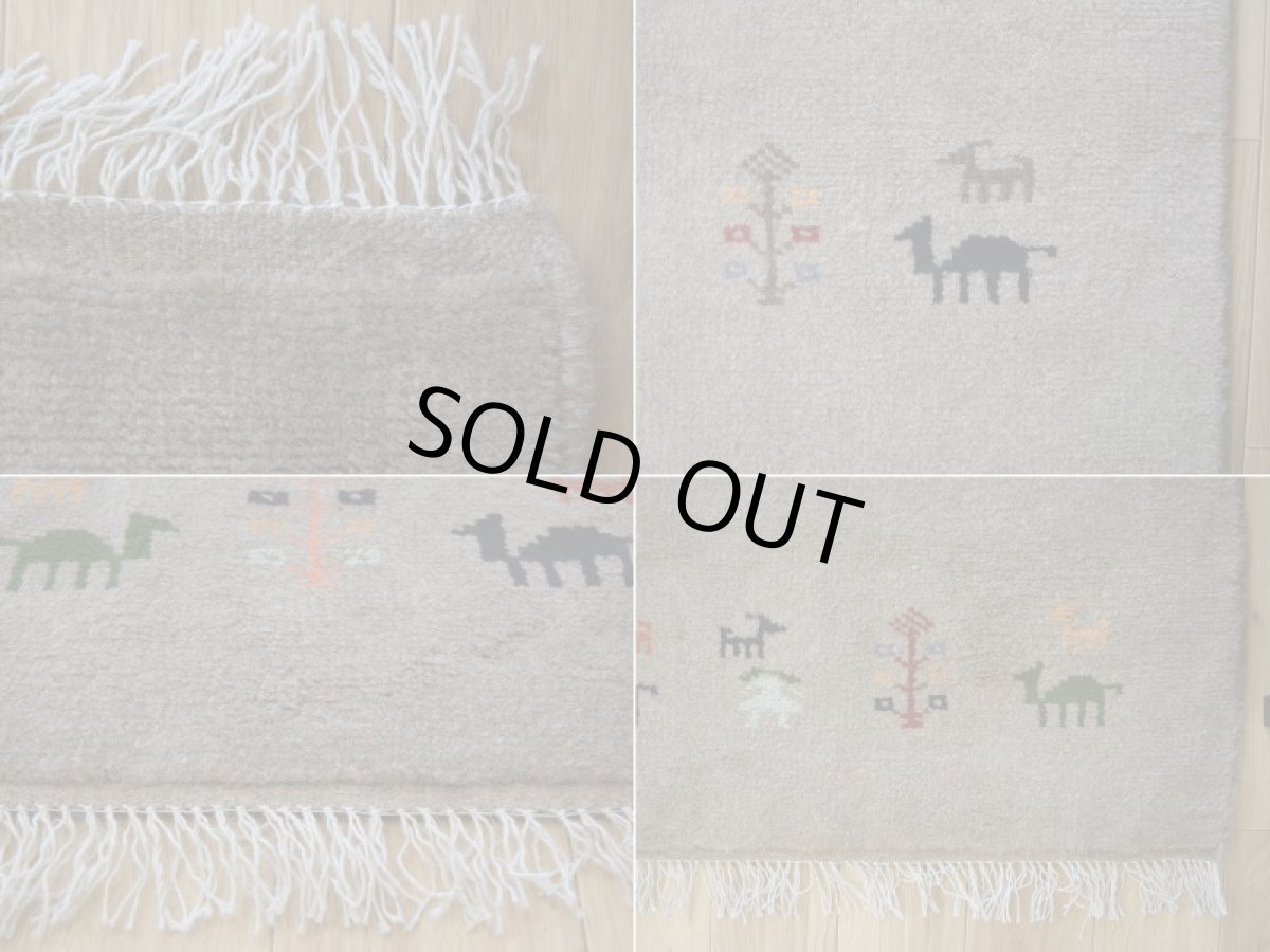 画像19: 新品 ペルシャ ギャッベ 縦2m 横1.5m 3㎡ 〜3帖 リビング ダイニング 2-3人掛けソファ サイズ 196 × 146 cm No.R417 肉厚 天然 ウール ギャベ 手織り ハンドメイド ラグ 絨毯 カーペット リビングダイニングルームやベッドサイドに ライトグレー ベージュ n-r417-196146h051-002 (19)