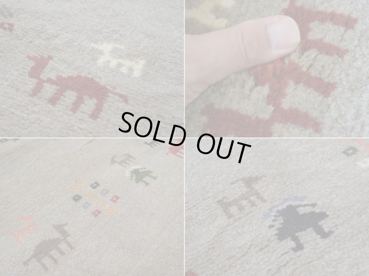 画像17: 新品 ペルシャ ギャッベ 縦2m 横1.5m 3㎡ 〜3帖 リビング ダイニング 2-3人掛けソファ サイズ 196 × 146 cm No.R417 肉厚 天然 ウール ギャベ 手織り ハンドメイド ラグ 絨毯 カーペット リビングダイニングルームやベッドサイドに ライトグレー ベージュ n-r417-196146h051-002 (17)