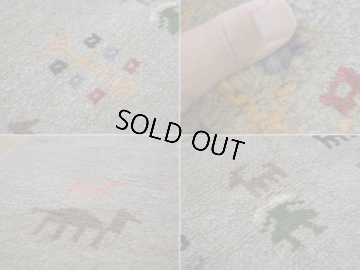画像16: 新品 ペルシャ ギャッベ 縦2m 横1.5m 3㎡ 〜3帖 リビング ダイニング 2-3人掛けソファ サイズ 196 × 146 cm No.R417 肉厚 天然 ウール ギャベ 手織り ハンドメイド ラグ 絨毯 カーペット リビングダイニングルームやベッドサイドに ライトグレー ベージュ n-r417-196146h051-002 (16)