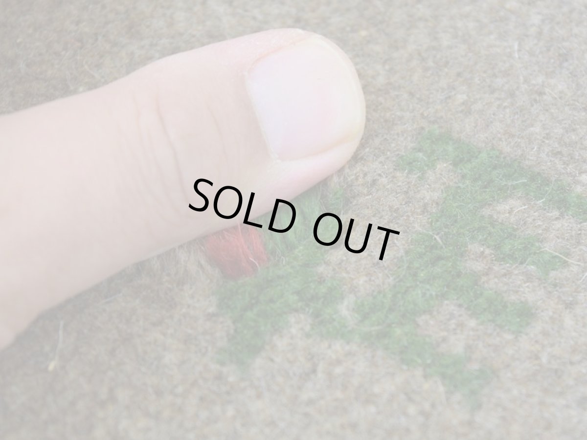 画像11: 新品 ペルシャ ギャッベ 縦2m 横1.4m 2.6㎡ リビング ダイニング 2-3人掛けソファ サイズ 190 × 133 cm No.R413 肉厚 天然 ウール ギャベ 手織り ハンドメイド ラグ 絨毯 カーペット リビングダイニングルームやベッドサイドに ライトブラウン 茶 動物 植物柄 n-r413-190133h031-071 (11)