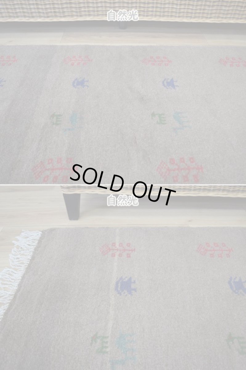 画像4: 新品 ペルシャ ギャッベ 縦2m 横1.4m 2.6㎡ リビング ダイニング 2-3人掛けソファ サイズ 190 × 133 cm No.R413 肉厚 天然 ウール ギャベ 手織り ハンドメイド ラグ 絨毯 カーペット リビングダイニングルームやベッドサイドに ライトブラウン 茶 動物 植物柄 n-r413-190133h031-071 (4)