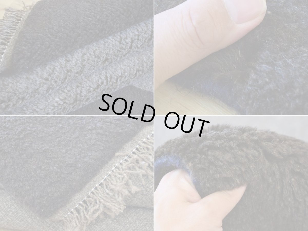 画像18: 新品 ペルシャ ギャッベ 縦2m 横1.3m 2.3㎡ リビング ダイニング 2-3人掛けソファ サイズ 180 × 127 cm No.R406 肉厚 天然 ウール ギャベ 手織り ハンドメイド ラグ 絨毯 カーペット リビングダイニングルームやベッドサイドに 濃茶 ブラウン 黒 グレー 灰 ねずみ色 n-r406-180127h021-061 (18)