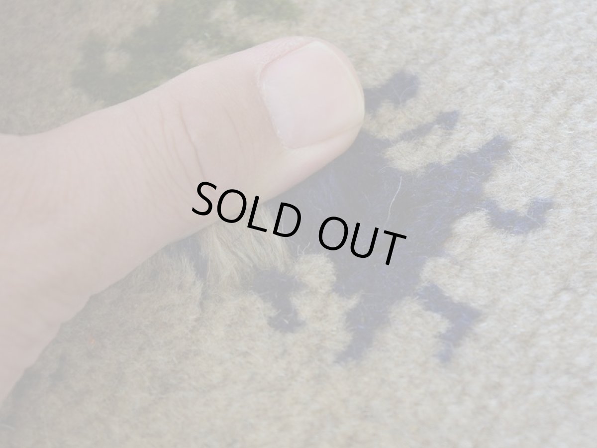 画像12: 新品 ペルシャ ギャッベ 縦2m 横1.4m 2.6㎡ リビング ダイニング 2-3人掛けソファ サイズ 193 × 131 cm No.R400 肉厚 天然 ウール ギャベ 手織り ハンドメイド ラグ 絨毯 カーペット リビングダイニングルームやベッドサイドに ライトグレー 灰 ねずみ色 動物 植物柄 n-r400-193131h031-071 (12)