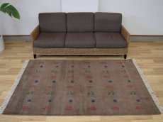 画像1: 新品 ペルシャ ギャッベ 縦2m 横1.4m 2.6㎡ リビング ダイニング 2-3人掛けソファ サイズ 190 × 133 cm No.R413 肉厚 天然 ウール ギャベ 手織り ハンドメイド ラグ 絨毯 カーペット リビングダイニングルームやベッドサイドに ライトブラウン 茶 動物 植物柄 n-r413-190133h031-071 (1)