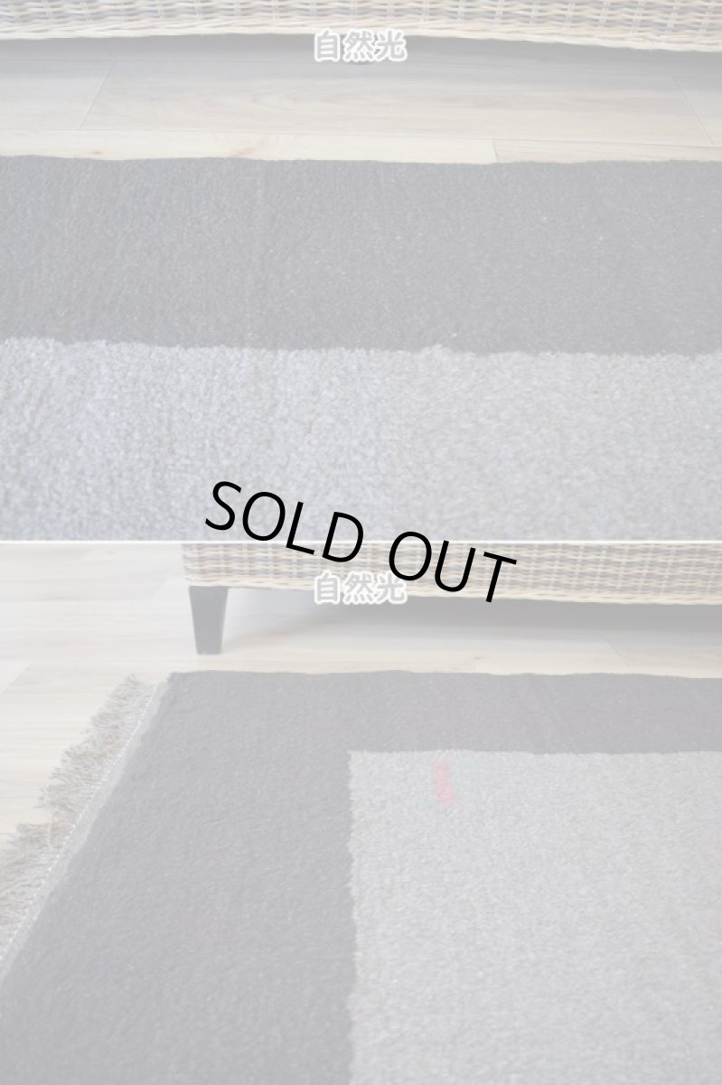 画像6: 新品 ペルシャ ギャッベ 縦2m 横1.3m 2.3㎡ リビング ダイニング 2-3人掛けソファ サイズ 180 × 127 cm No.R406 肉厚 天然 ウール ギャベ 手織り ハンドメイド ラグ 絨毯 カーペット リビングダイニングルームやベッドサイドに 濃茶 ブラウン 黒 グレー 灰 ねずみ色 n-r406-180127h021-061 (6)