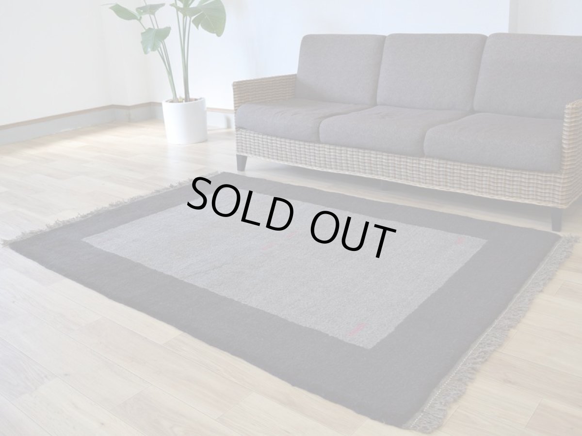 画像2: 新品 ペルシャ ギャッベ 縦2m 横1.3m 2.3㎡ リビング ダイニング 2-3人掛けソファ サイズ 180 × 127 cm No.R406 肉厚 天然 ウール ギャベ 手織り ハンドメイド ラグ 絨毯 カーペット リビングダイニングルームやベッドサイドに 濃茶 ブラウン 黒 グレー 灰 ねずみ色 n-r406-180127h021-061 (2)