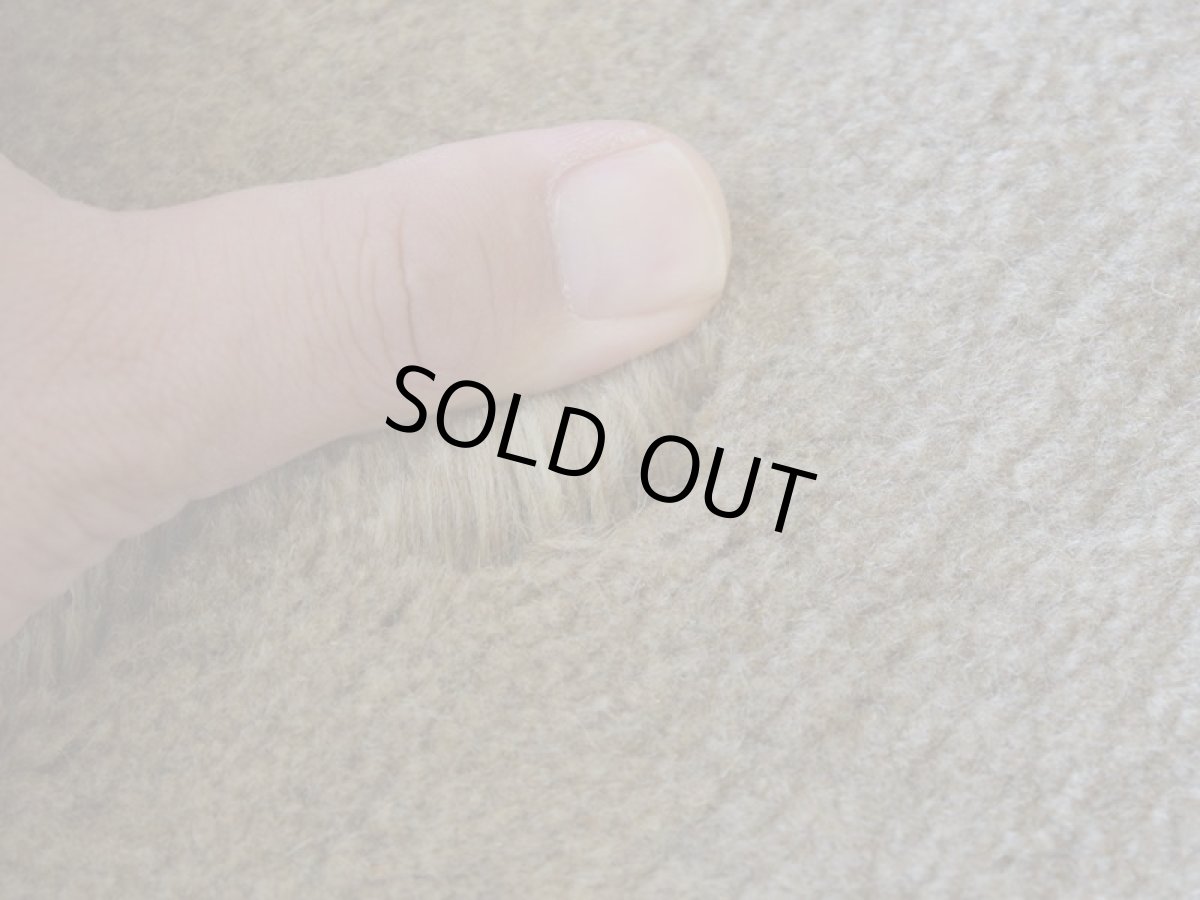 画像11: 新品 ペルシャ ギャッベ 縦2m 横1.4m 2.6㎡ リビング ダイニング 2-3人掛けソファ サイズ 193 × 131 cm No.R400 肉厚 天然 ウール ギャベ 手織り ハンドメイド ラグ 絨毯 カーペット リビングダイニングルームやベッドサイドに ライトグレー 灰 ねずみ色 動物 植物柄 n-r400-193131h031-071 (11)