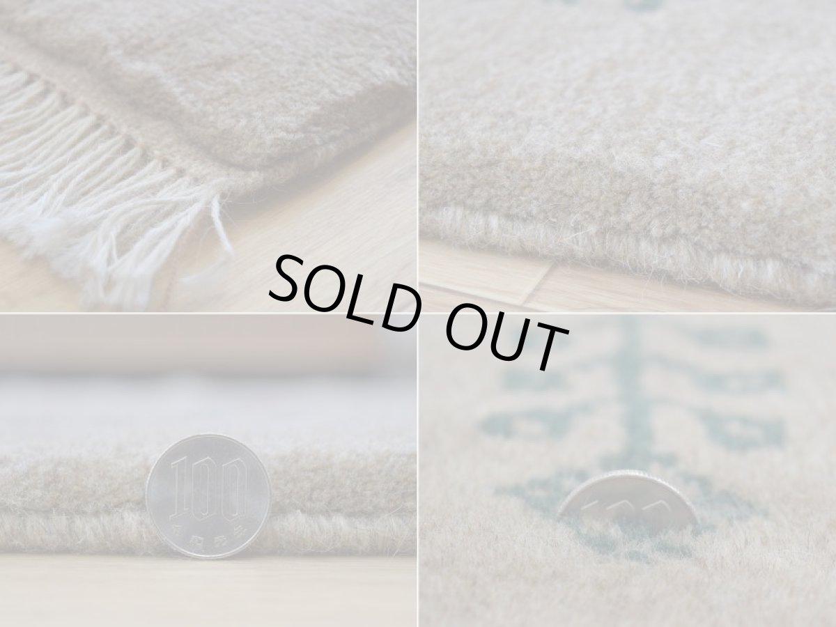 画像20: 新品 ペルシャ ギャッベ 縦2m 横1.4m 2.6㎡ リビング ダイニング 2-3人掛けソファ サイズ 193 × 131 cm No.R400 肉厚 天然 ウール ギャベ 手織り ハンドメイド ラグ 絨毯 カーペット リビングダイニングルームやベッドサイドに ライトグレー 灰 ねずみ色 動物 植物柄 n-r400-193131h031-071 (20)