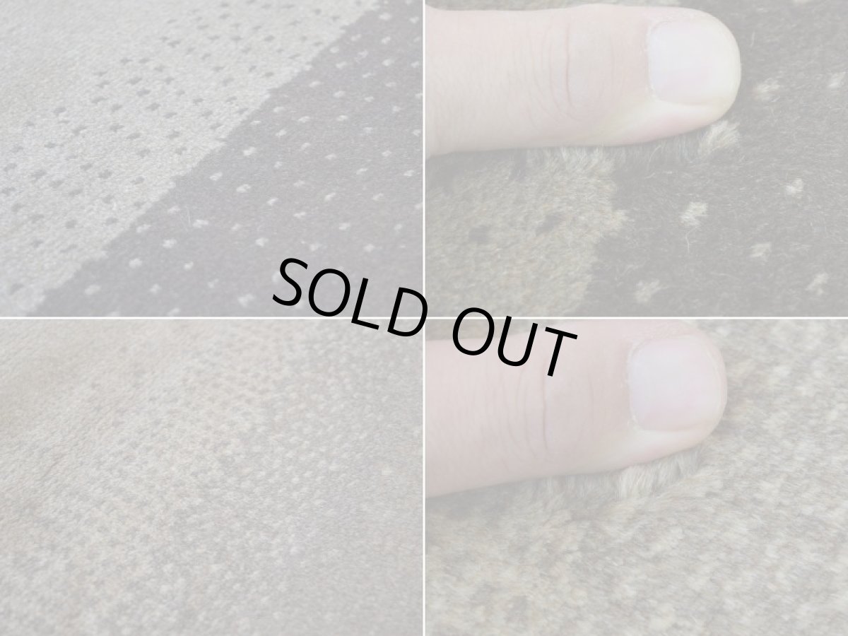 画像17: 新品 ペルシャ ギャッベ 縦1.5m 横1m 2人掛けソファ サイズ 147 × 94 cm No.1442 肉厚 天然 草木染 ウール ギャベ 手織り ハンドメイド ラグ 絨毯 カーペット ソファの足元やベッドサイドに ブラウン 茶 グレー ベージュ n-1442-147094s011-051 (17)