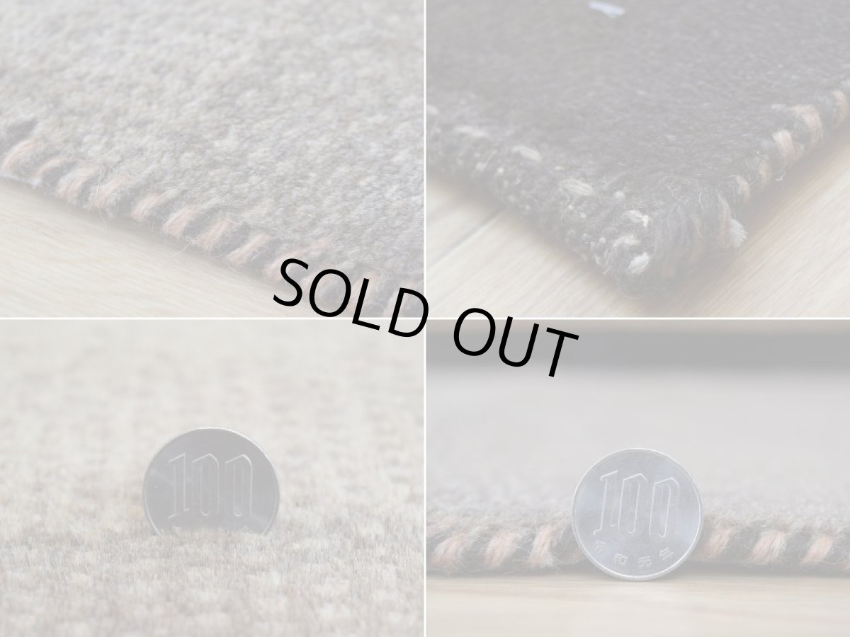 画像20: 新品 ペルシャ ギャッベ 縦1.5m 横1m 2人掛けソファ サイズ 147 × 94 cm No.1442 肉厚 天然 草木染 ウール ギャベ 手織り ハンドメイド ラグ 絨毯 カーペット ソファの足元やベッドサイドに ブラウン 茶 グレー ベージュ n-1442-147094s011-051 (20)