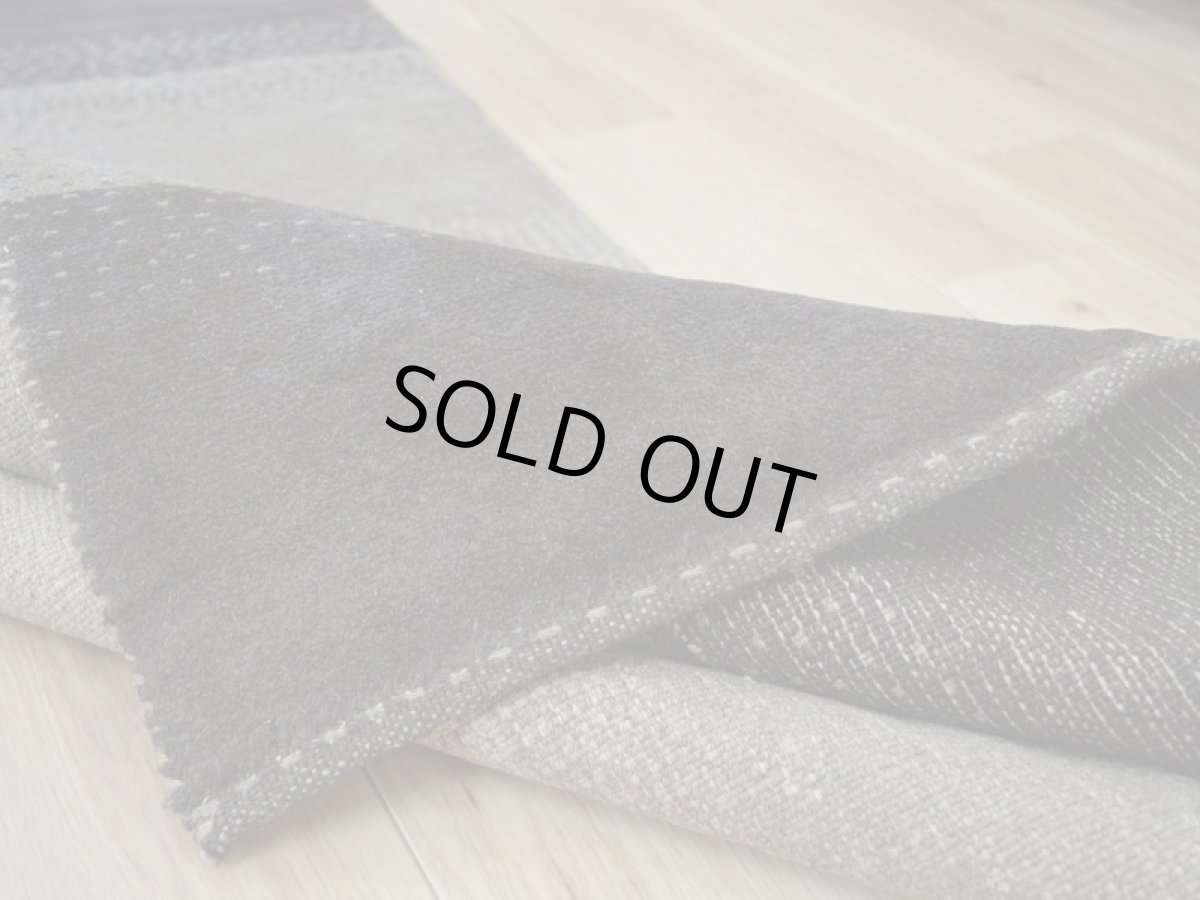 画像15: 新品 ペルシャ ギャッベ 縦1.5m 横1m 2人掛けソファ サイズ 147 × 94 cm No.1442 肉厚 天然 草木染 ウール ギャベ 手織り ハンドメイド ラグ 絨毯 カーペット ソファの足元やベッドサイドに ブラウン 茶 グレー ベージュ n-1442-147094s011-051 (15)