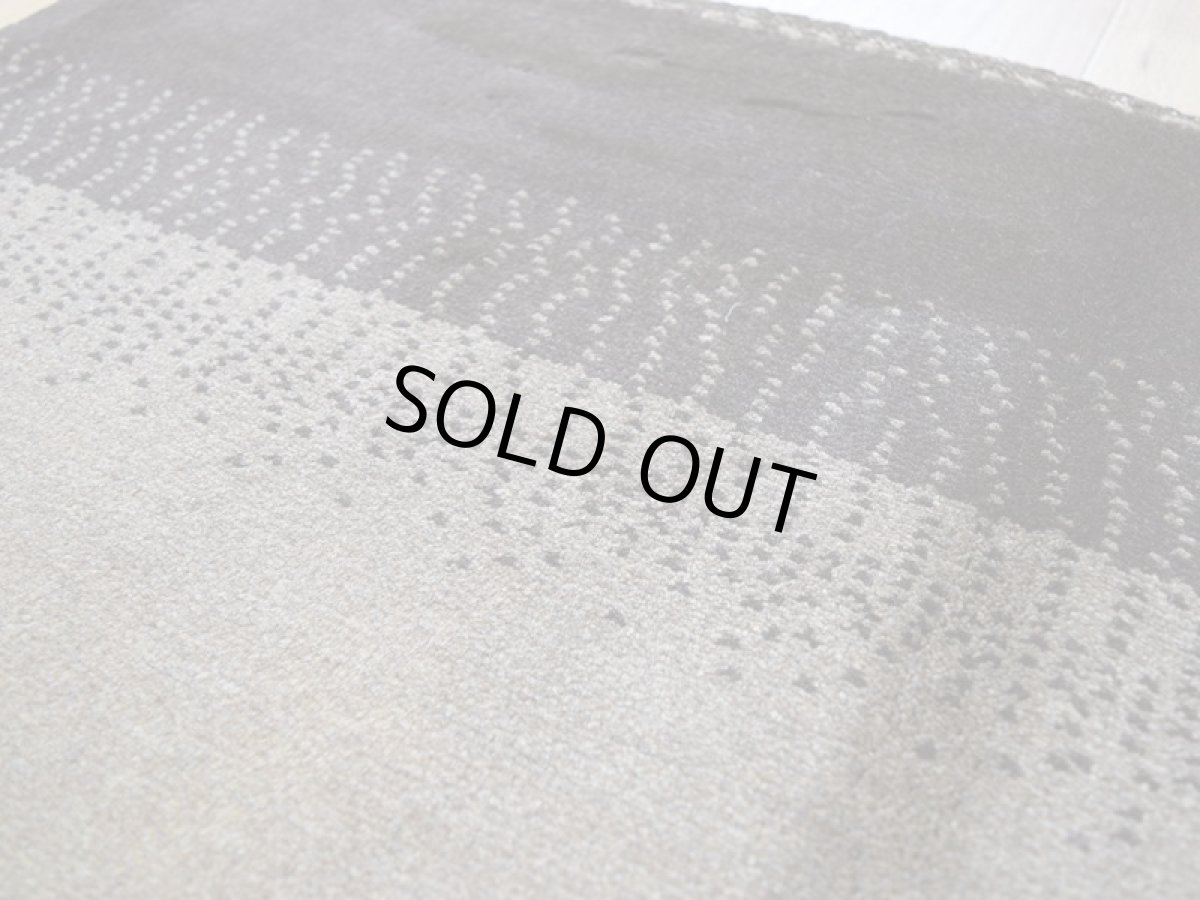 画像10: 新品 ペルシャ ギャッベ 縦1.5m 横1m 2人掛けソファ サイズ 147 × 94 cm No.1442 肉厚 天然 草木染 ウール ギャベ 手織り ハンドメイド ラグ 絨毯 カーペット ソファの足元やベッドサイドに ブラウン 茶 グレー ベージュ n-1442-147094s011-051 (10)