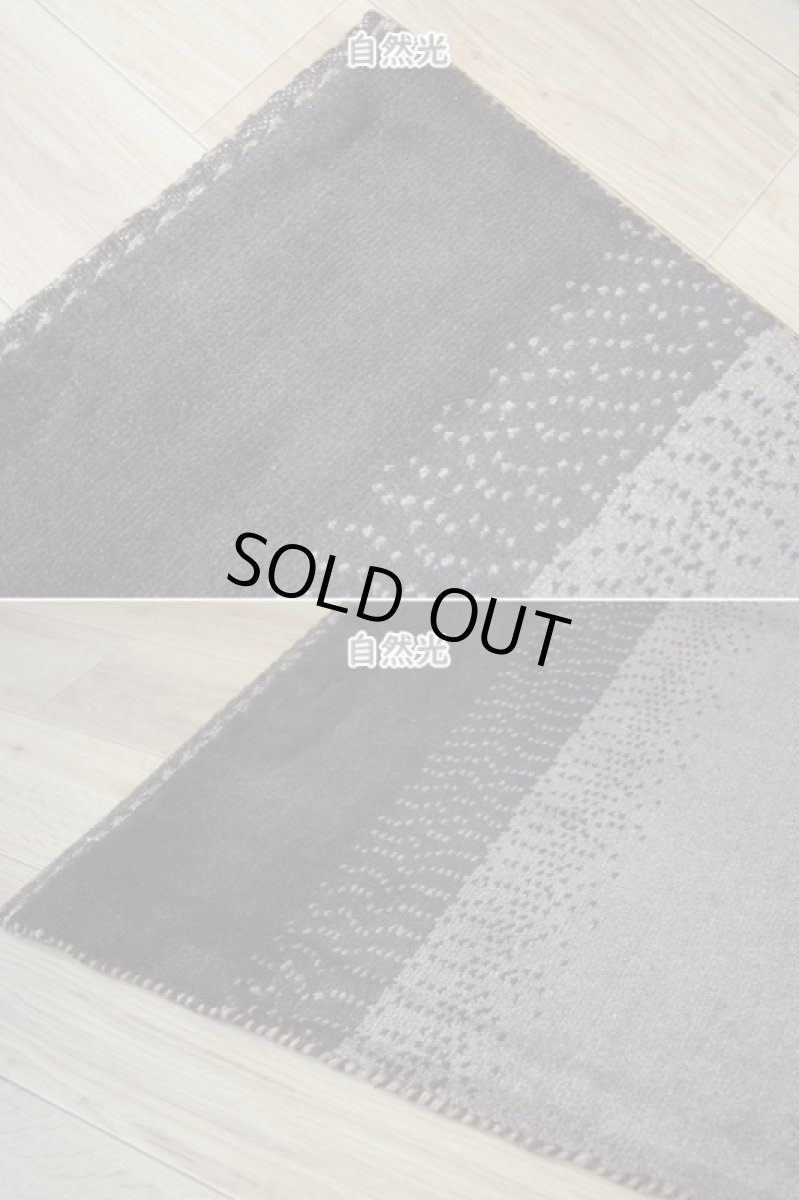 画像8: 新品 ペルシャ ギャッベ 縦1.5m 横1m 2人掛けソファ サイズ 147 × 94 cm No.1442 肉厚 天然 草木染 ウール ギャベ 手織り ハンドメイド ラグ 絨毯 カーペット ソファの足元やベッドサイドに ブラウン 茶 グレー ベージュ n-1442-147094s011-051 (8)