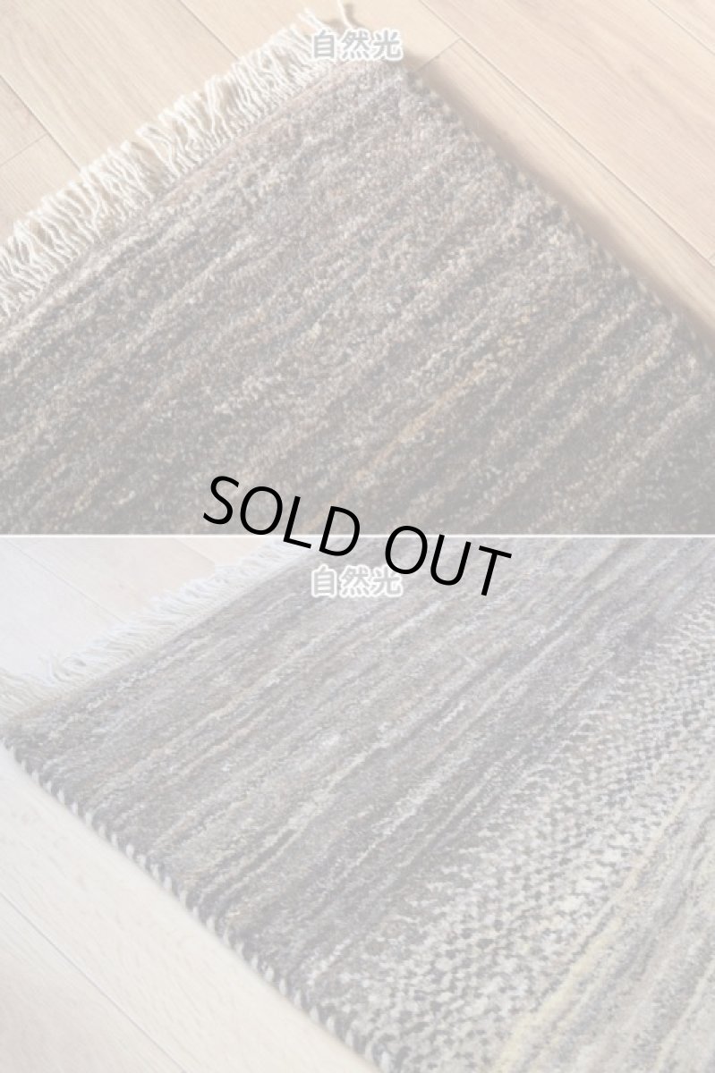 画像8: 新品 ペルシャ ギャッベ 縦2.4m 横1.7m 4.1㎡ 〜3帖 リビング ダイニング 2-3人掛けソファ サイズ 237 × 170 cm No.1949 肉厚 天然 ウール ギャベ 手織り ハンドメイド ラグ 絨毯 カーペット リビングダイニングルームやベッドサイドに 生成り ベージュ 茶 グレー グラデーション n-1949-237170s033-024 (8)