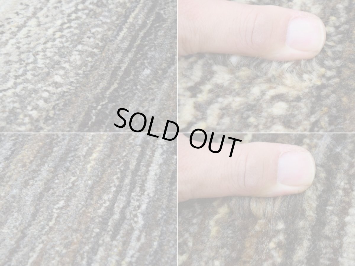 画像17: 新品 ペルシャ ギャッベ 縦2.4m 横1.7m 4.1㎡ 〜3帖 リビング ダイニング 2-3人掛けソファ サイズ 237 × 170 cm No.1949 肉厚 天然 ウール ギャベ 手織り ハンドメイド ラグ 絨毯 カーペット リビングダイニングルームやベッドサイドに 生成り ベージュ 茶 グレー グラデーション n-1949-237170s033-024 (17)