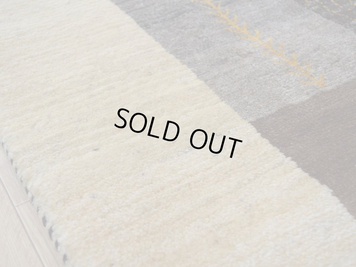 画像10: 新品 ペルシャ ギャッベ 縦2m 横1.5m 3㎡ 〜3帖 リビング ダイニング 2-3人掛けソファ サイズ 202 × 149 cm No.1940 肉厚 天然 草木染 ウール ギャベ 手織り ハンドメイド ラグ 絨毯 カーペット リビングダイニングルームやベッドサイドに 生成り クリーム ベージュ ブラウン 原毛系 n-1940-202149s123-024 (10)