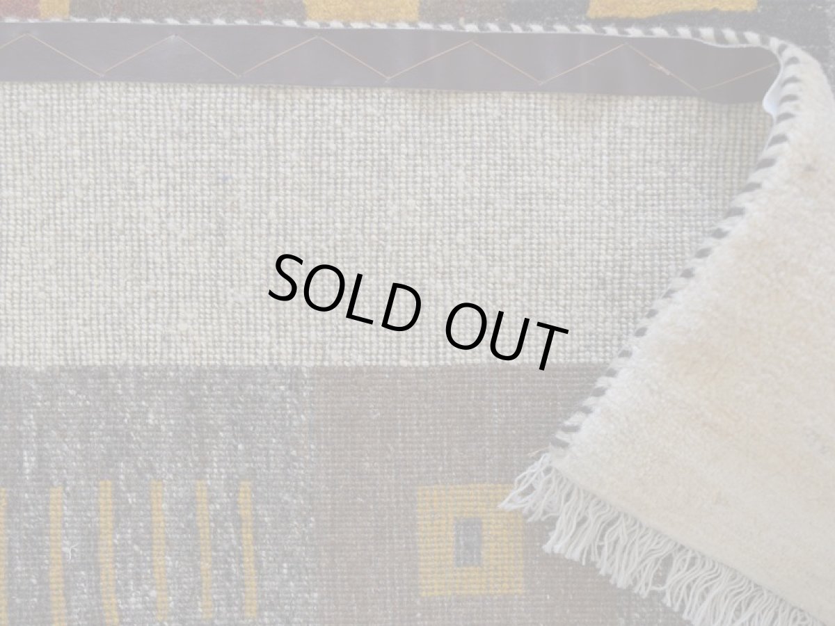 画像14: 新品 ペルシャ ギャッベ 縦2m 横1.5m 3㎡ 〜3帖 リビング ダイニング 2-3人掛けソファ サイズ 202 × 149 cm No.1940 肉厚 天然 草木染 ウール ギャベ 手織り ハンドメイド ラグ 絨毯 カーペット リビングダイニングルームやベッドサイドに 生成り クリーム ベージュ ブラウン 原毛系 n-1940-202149s123-024 (14)