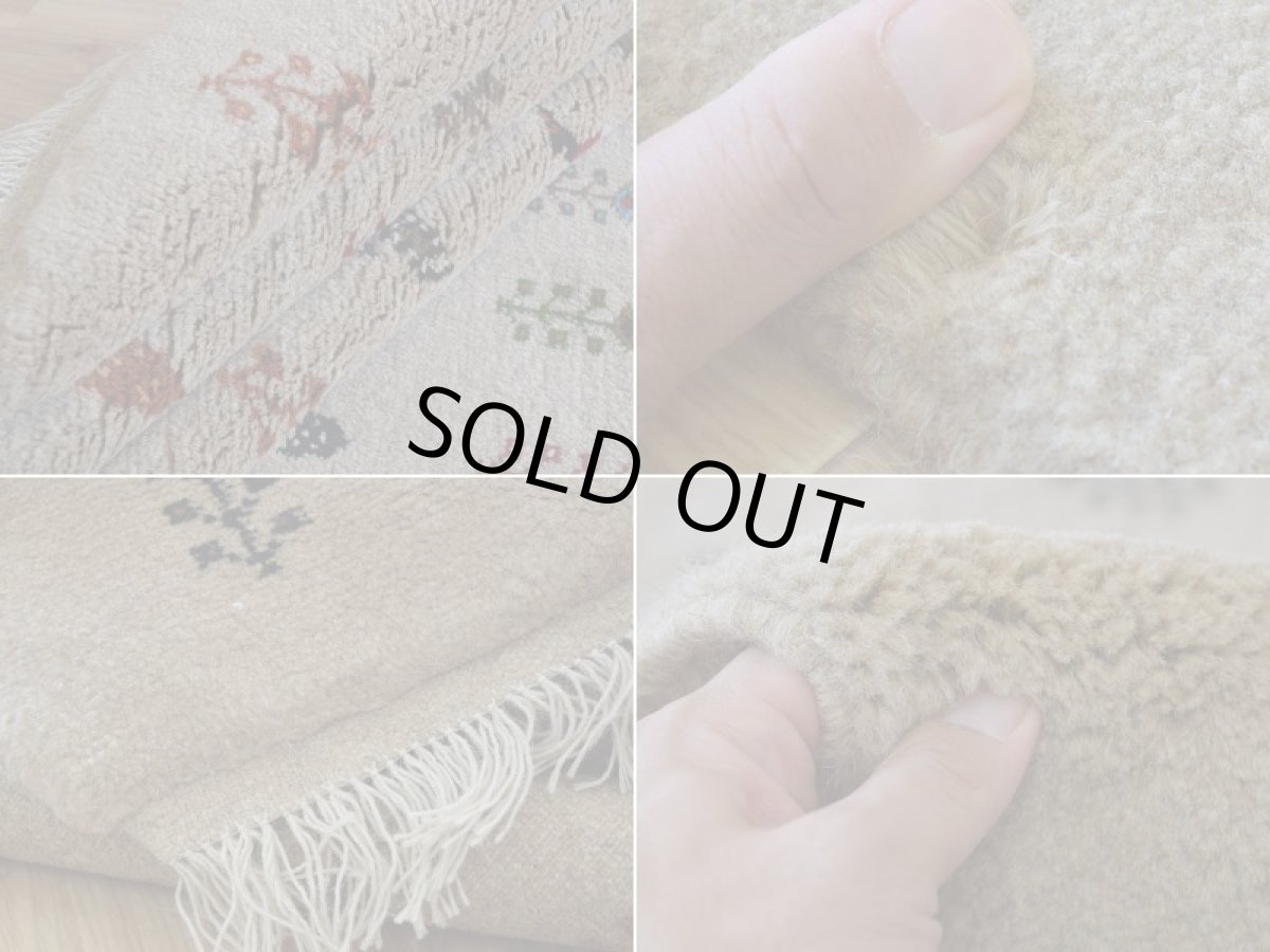 画像18: 新品 ペルシャ ギャッベ 縦2m 横1.4m 2.6㎡ リビング ダイニング 2-3人掛けソファ サイズ 183 × 138 cm No.R430 肉厚 天然 ウール ギャベ 手織り ハンドメイド ラグ 絨毯 カーペット リビングダイニングルームやベッドサイドに ライトグレー ベージュ 生命の樹 糸杉 植物柄 n-r430-183138h031-071 (18)