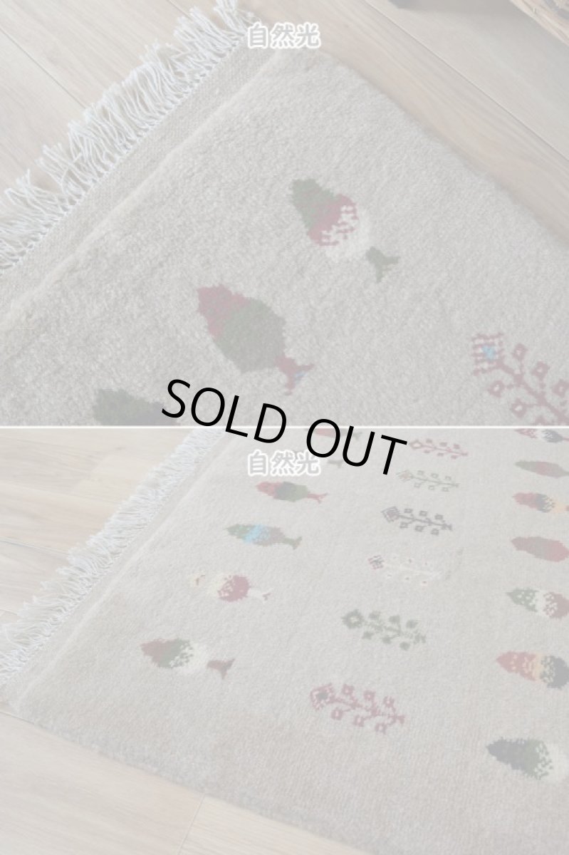 画像8: 新品 ペルシャ ギャッベ 縦2m 横1.4m 2.6㎡ リビング ダイニング 2-3人掛けソファ サイズ 183 × 138 cm No.R430 肉厚 天然 ウール ギャベ 手織り ハンドメイド ラグ 絨毯 カーペット リビングダイニングルームやベッドサイドに ライトグレー ベージュ 生命の樹 糸杉 植物柄 n-r430-183138h031-071 (8)