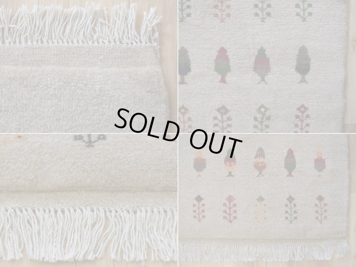 画像19: 新品 ペルシャ ギャッベ 縦2m 横1.4m 2.6㎡ リビング ダイニング 2-3人掛けソファ サイズ 183 × 138 cm No.R430 肉厚 天然 ウール ギャベ 手織り ハンドメイド ラグ 絨毯 カーペット リビングダイニングルームやベッドサイドに ライトグレー ベージュ 生命の樹 糸杉 植物柄 n-r430-183138h031-071 (19)