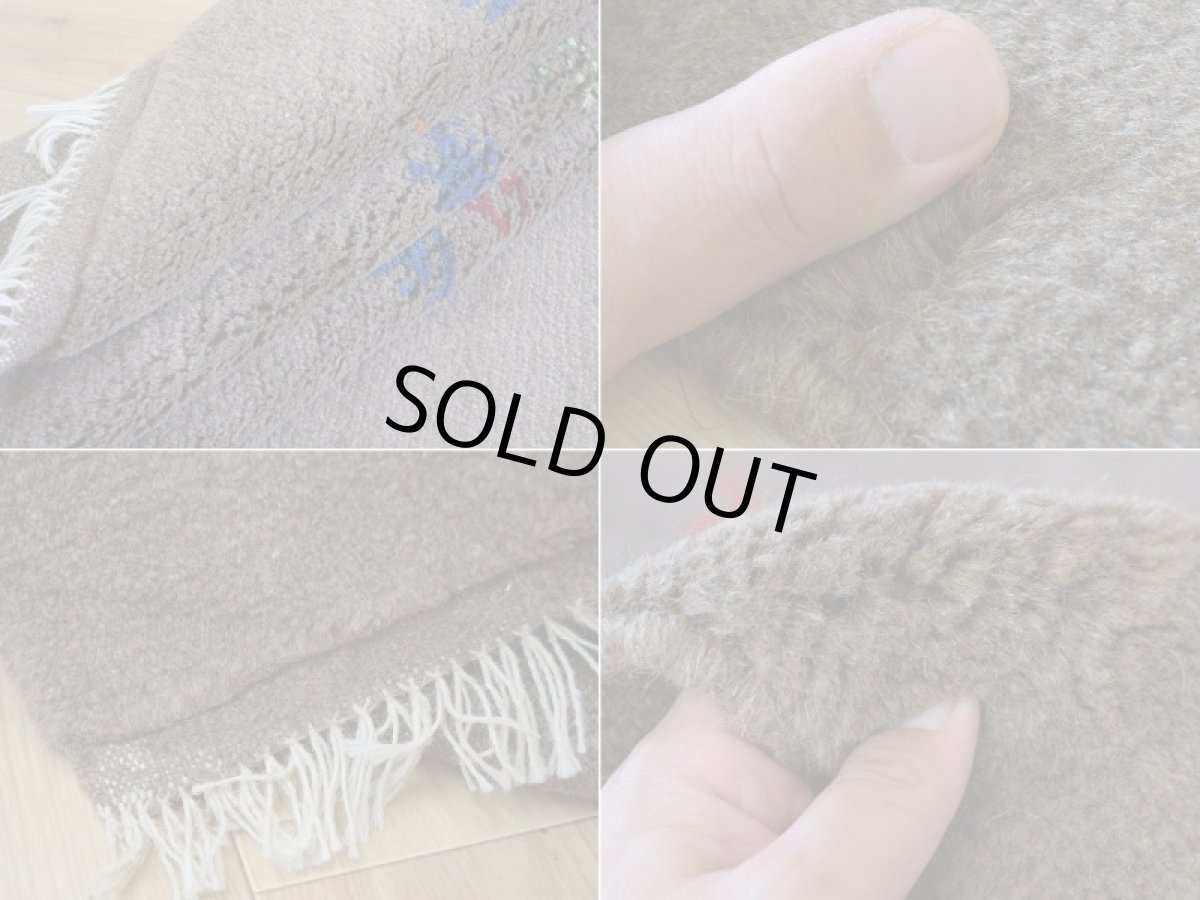 画像18: 新品 ペルシャ ギャッベ 縦2m 横1.6m 3㎡ 〜3帖 リビング ダイニング 2-3人掛けソファ サイズ 197 × 152 cm No.R426 肉厚 天然 ウール ギャベ 手織り ハンドメイド ラグ 絨毯 カーペット リビングダイニングルームやベッドサイドに ライトブラウン 茶 グレー n-r426-197152h051-002 (18)