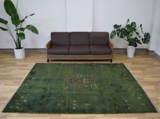 画像1: 新品 ペルシャ ギャッベ 縦2.3m 横2m 5㎡ 〜4.5帖 リビング ダイニング 2-3人掛けソファ サイズ 230 × 205 cm No.1953 天然 草木染 ウール ギャベ 手織り ハンドメイド ラグ 絨毯 カーペット リビングダイニングルームやベッドサイドに グリーン 緑 n-1953-230205s083-094 (1)