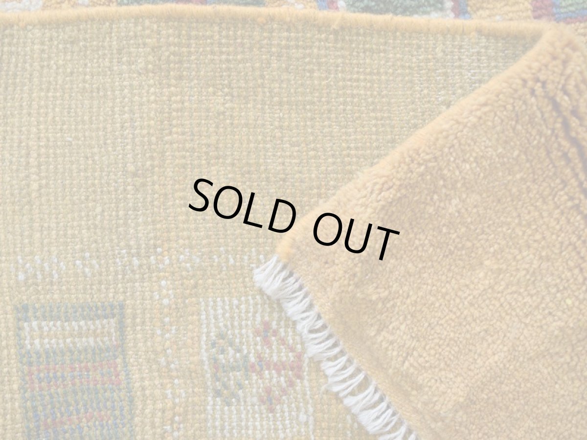 画像15: 新品 ペルシャ ギャッベ 縦1.6m 横1.2m 2㎡ 2-3人掛けソファ サイズ 160 × 115 cm No.R418 肉厚 天然 ウール ギャベ 手織り ハンドメイド ラグ 絨毯 カーペット 黄色 イエロー カラフル マルチカラー n-r418-160115h09-021 (15)