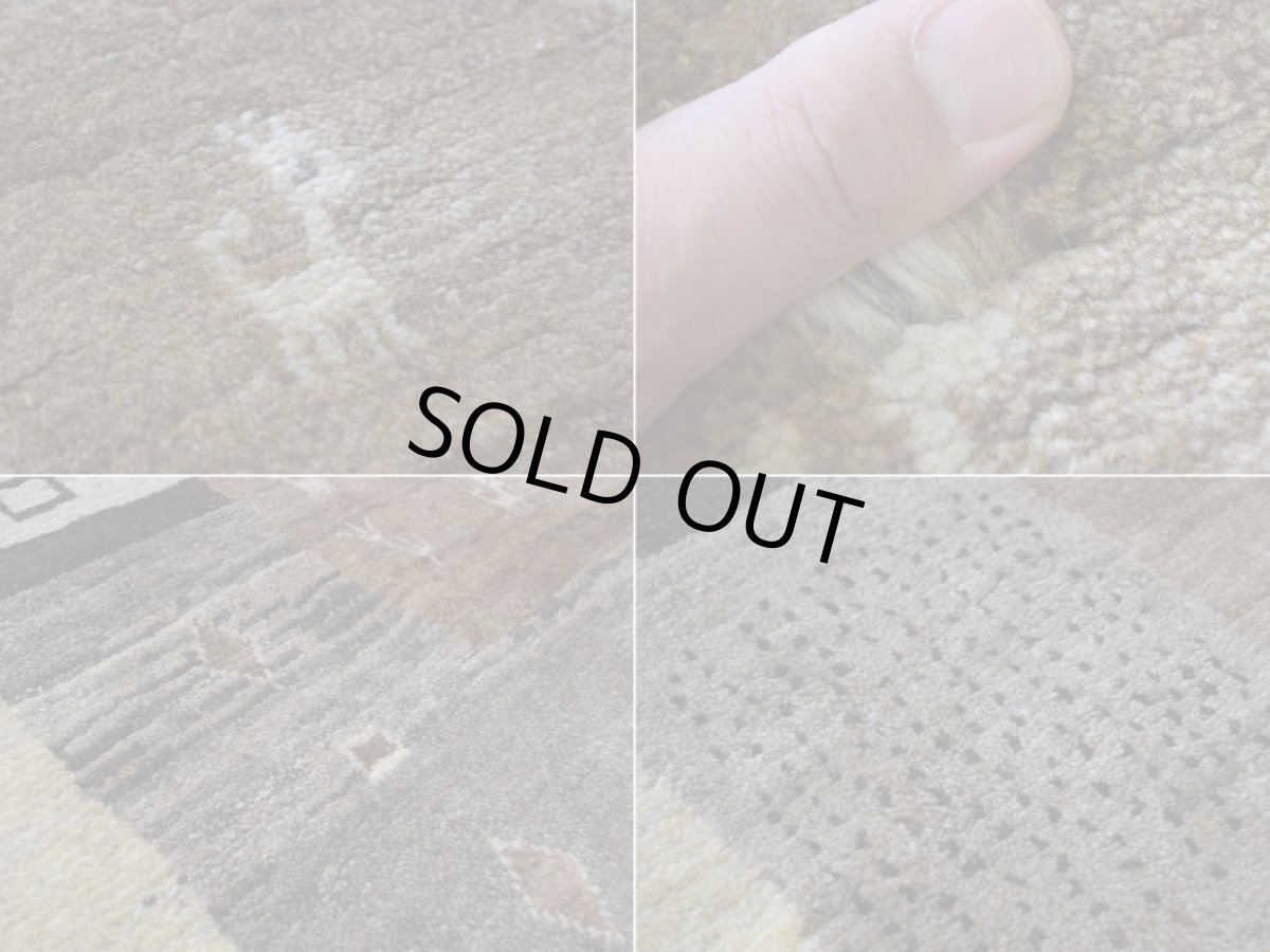 画像16: 新品 ペルシャ ギャッベ 縦2m 横1.5m 3㎡ 〜3帖 リビング ダイニング 2-3人掛けソファ サイズ 200 × 150 cm No.1931 肉厚 天然 草木染 ウール ギャベ 手織り ハンドメイド ラグ 絨毯 カーペット リビングダイニングルームやベッドサイドに 生成り クリーム ベージュ ブラウン 原毛系 n-1931-200150s042-013 (16)