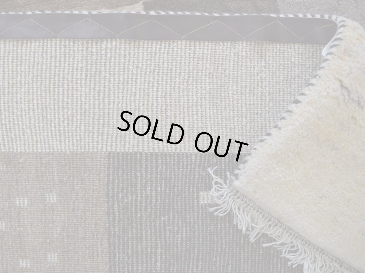 画像13: 新品 ペルシャ ギャッベ 縦2m 横1.5m 3㎡ 〜3帖 リビング ダイニング 2-3人掛けソファ サイズ 200 × 150 cm No.1931 肉厚 天然 草木染 ウール ギャベ 手織り ハンドメイド ラグ 絨毯 カーペット リビングダイニングルームやベッドサイドに 生成り クリーム ベージュ ブラウン 原毛系 n-1931-200150s042-013 (13)