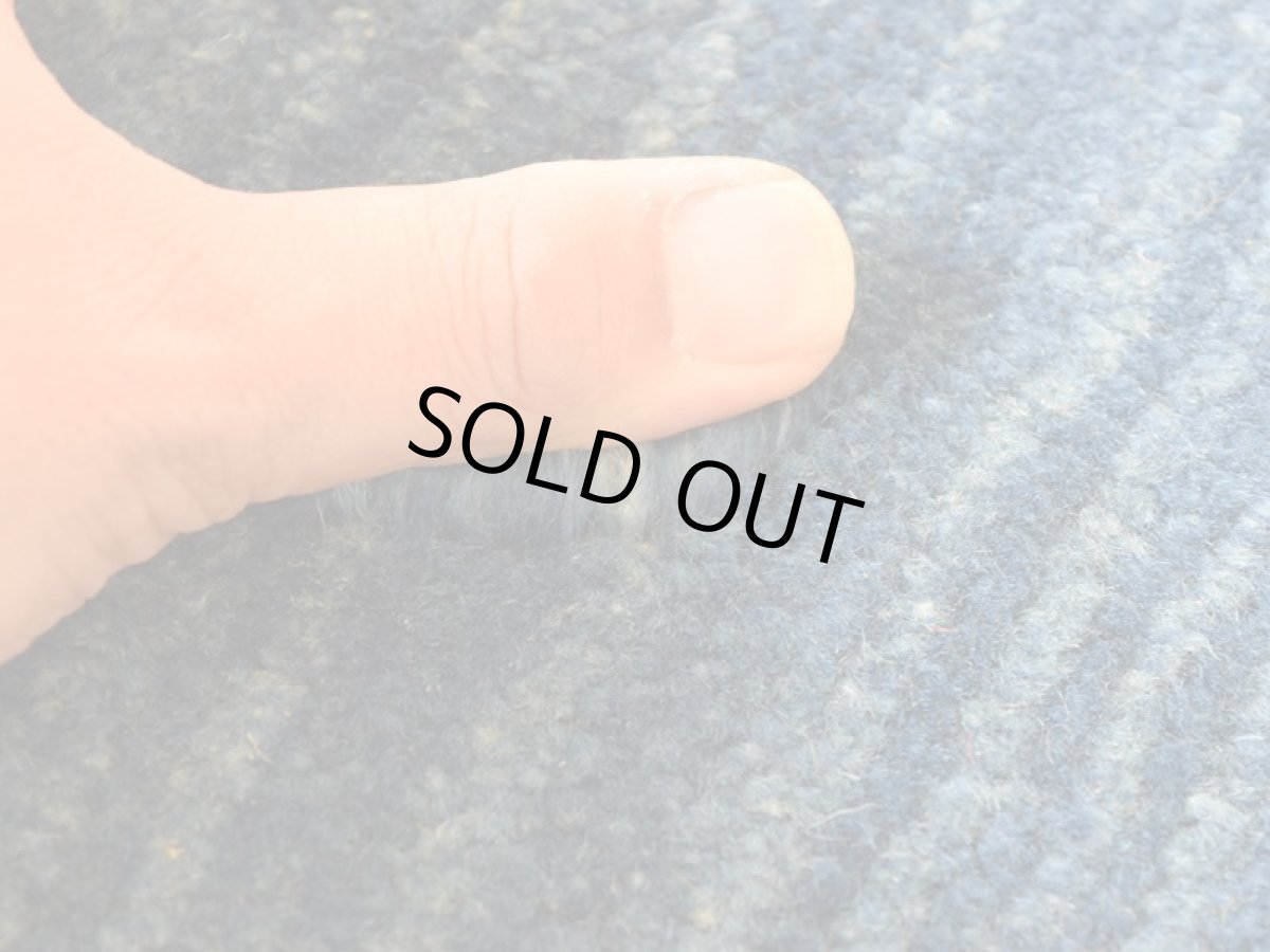 画像11: 新品 ペルシャ ギャッベ 縦2.4m 横1.8m 4㎡ 〜3帖 リビング ダイニング 2-3人掛けソファ サイズ 235 × 173 cm No.1946 天然 草木染 ウール ギャベ 手織り ハンドメイド ラグ 絨毯 カーペット リビングダイニングルームやベッドサイドに インディゴブルー 青 藍色 n-1946-235173s032-042 (11)