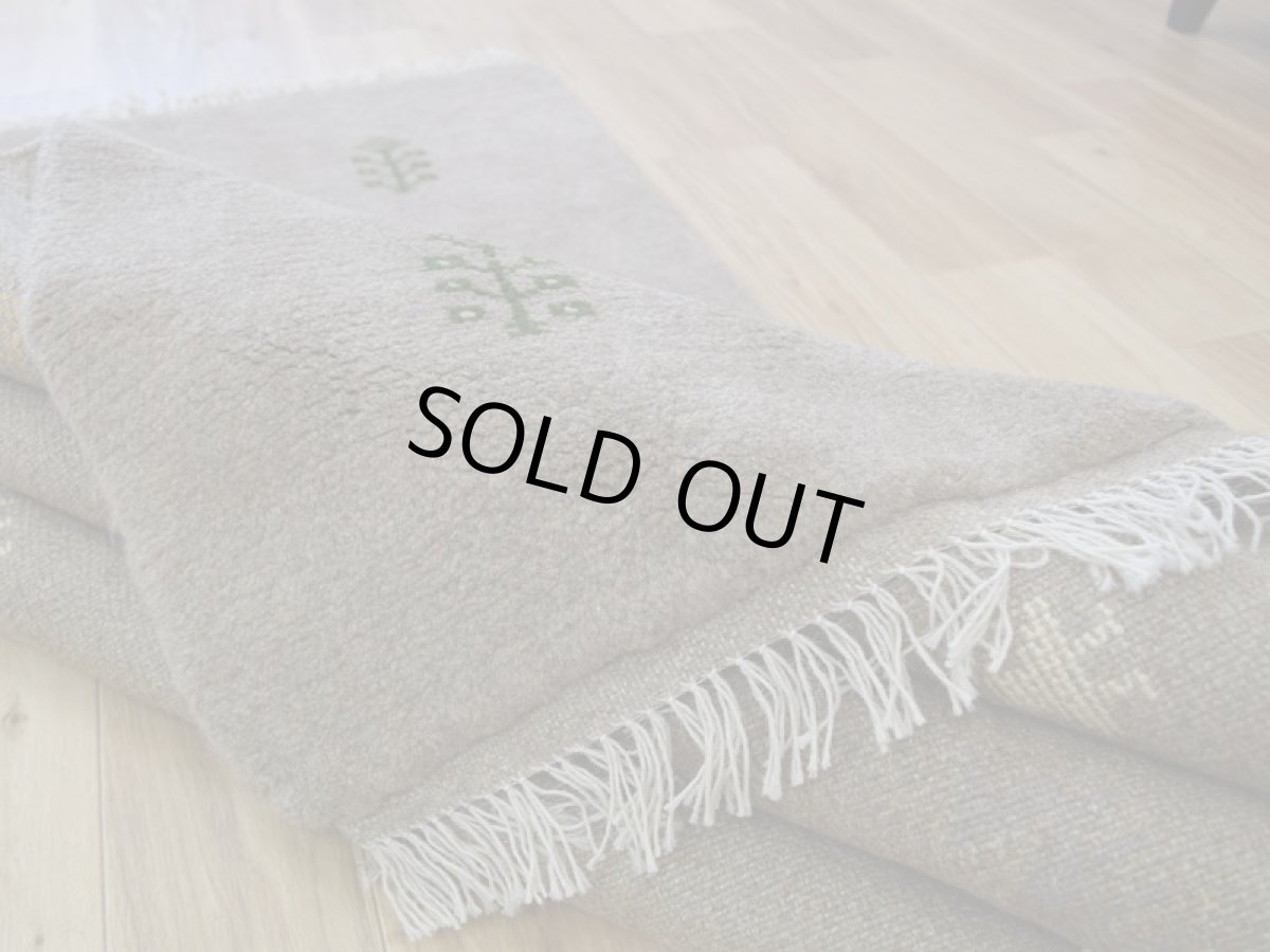 画像15: 新品 ペルシャ ギャッベ 縦2m 横1.5m 3㎡ 〜3帖 リビング ダイニング 2-3人掛けソファ サイズ 193 × 152 cm No.R423 肉厚 天然 ウール ギャベ 手織り ハンドメイド ラグ 絨毯 カーペット リビングダイニングルームやベッドサイドに ライトグレー ベージュ n-r423-193152h051-002 (15)