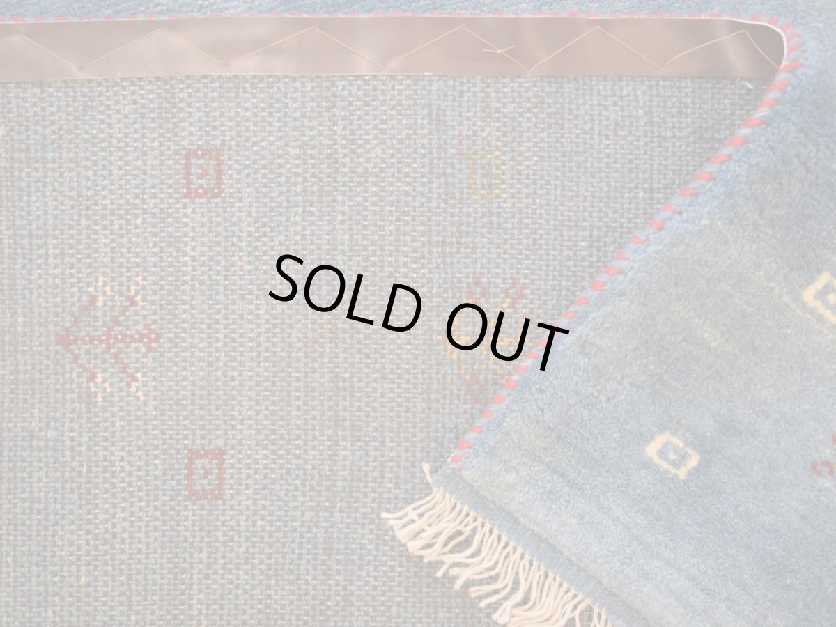 画像16: 新品 ペルシャ ギャッベ 縦2m 横2m 4㎡ 〜4.5帖 リビング ダイニング 2-3人掛けソファ 正方形 スクエア サイズ 205 × 205 cm No.1951 天然 草木染 肉厚 ウール ギャベ 手織り ハンドメイド ラグ 絨毯 カーペット リビングダイニングルームやベッドサイドに インディゴブルー 青 藍 n-1951-205205s033-034 (16)