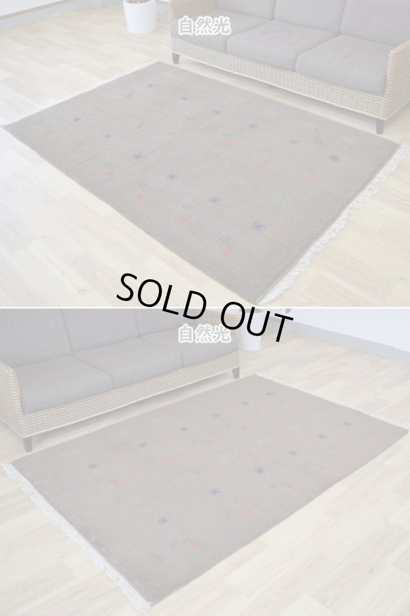 画像5: 新品 ペルシャ ギャッベ 縦2m 横1.4m 2.7㎡ リビング ダイニング 2-3人掛けソファ サイズ 200 × 132 cm No.R442 肉厚 天然 ウール ギャベ 手織り ハンドメイド ラグ 絨毯 カーペット リビングダイニングルームやベッドサイドに ライトブラウン 茶 動物 植物柄 n-r442-200132s031-071 (5)