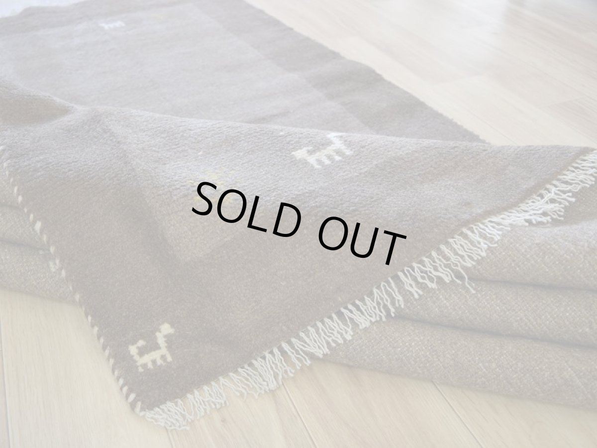 画像15: 新品 ペルシャ ギャッベ 縦2.4m 横1.8m 4.1㎡ 〜3帖 リビング ダイニング 2-3人掛けソファ サイズ 232 × 174 cm No.1469 天然 ウール ギャベ 手織り ハンドメイド ラグ 絨毯 カーペット リビングダイニングルームやベッドサイドに 生成り ベージュ 茶 ブラウン n-1469-232174s042-013 (15)