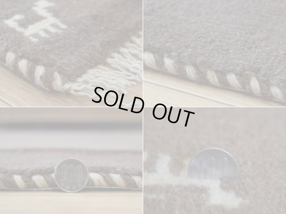 画像20: 新品 ペルシャ ギャッベ 縦2.4m 横1.8m 4.1㎡ 〜3帖 リビング ダイニング 2-3人掛けソファ サイズ 232 × 174 cm No.1469 天然 ウール ギャベ 手織り ハンドメイド ラグ 絨毯 カーペット リビングダイニングルームやベッドサイドに 生成り ベージュ 茶 ブラウン n-1469-232174s042-013 (20)