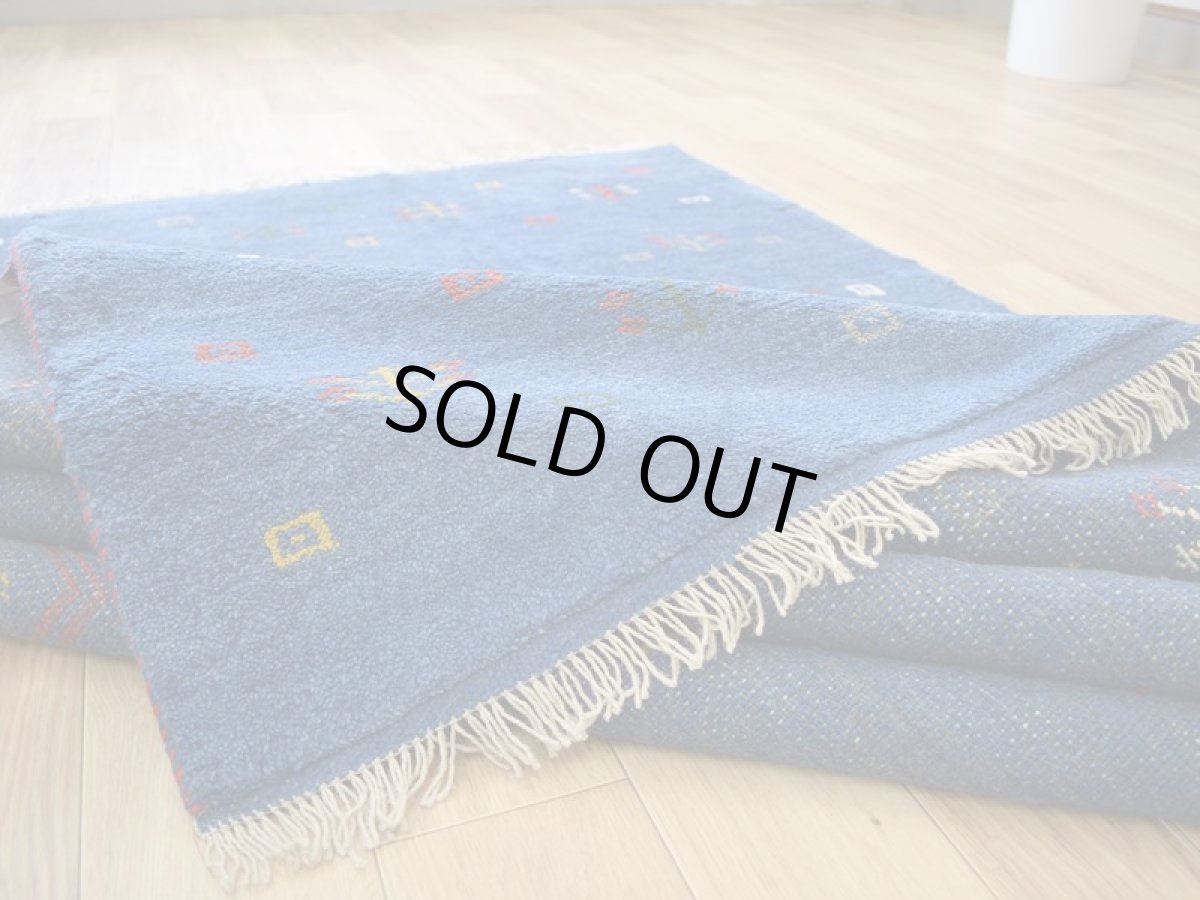 画像14: 新品 ペルシャ ギャッベ 縦2.5m 横2m 5㎡ 〜4.5帖 リビング ダイニング 2-3人掛けソファ サイズ 247 × 200 cm No.1961 天然 草木染 ウール ギャベ 手織り ハンドメイド ラグ 絨毯 カーペット リビングダイニングルームやベッドサイドに インディゴブルー 青 藍 n-1961-247200s093-025 (14)